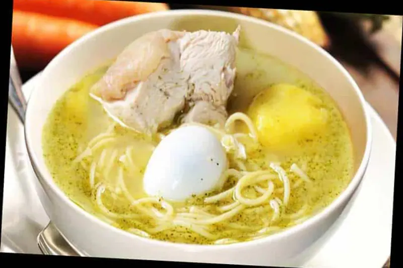 Caldo de Gallina Peruano