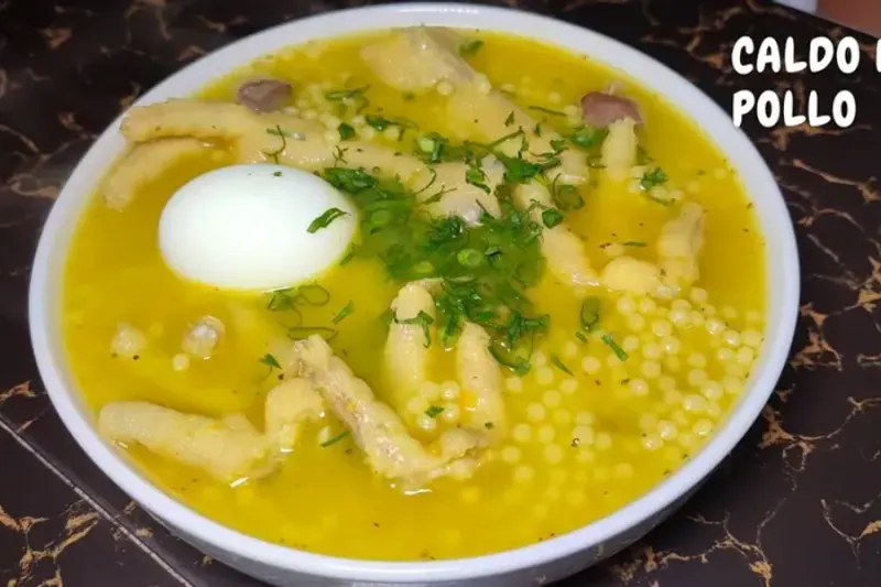Caldo de Pollo