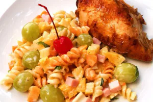 Ensalada de Fideos, Frutas y Jamón