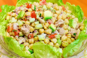 Ensalada de Garbanzos con Atún