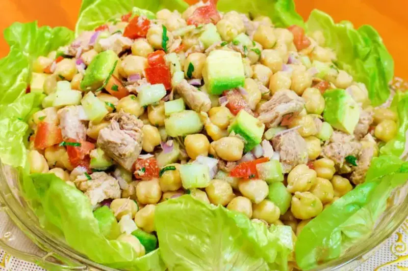 Ensalada de Garbanzos con Atún