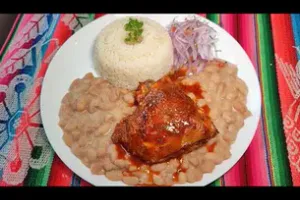 Frijoles con Asado de Pollo