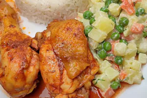 Pollo a Olla con Ensalada Blanca