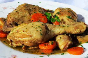 pollo en salsa de cebolla